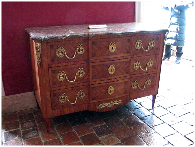 IMG_9038 Châteauneuf de Auxois - the handles on this bureau are Louis XVI and Marie-Antoinette