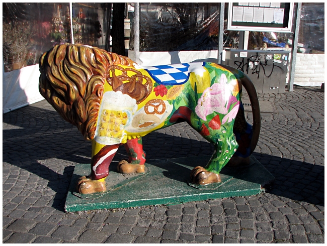 IMG_8847 Instead of the cow parade, Munich has lions